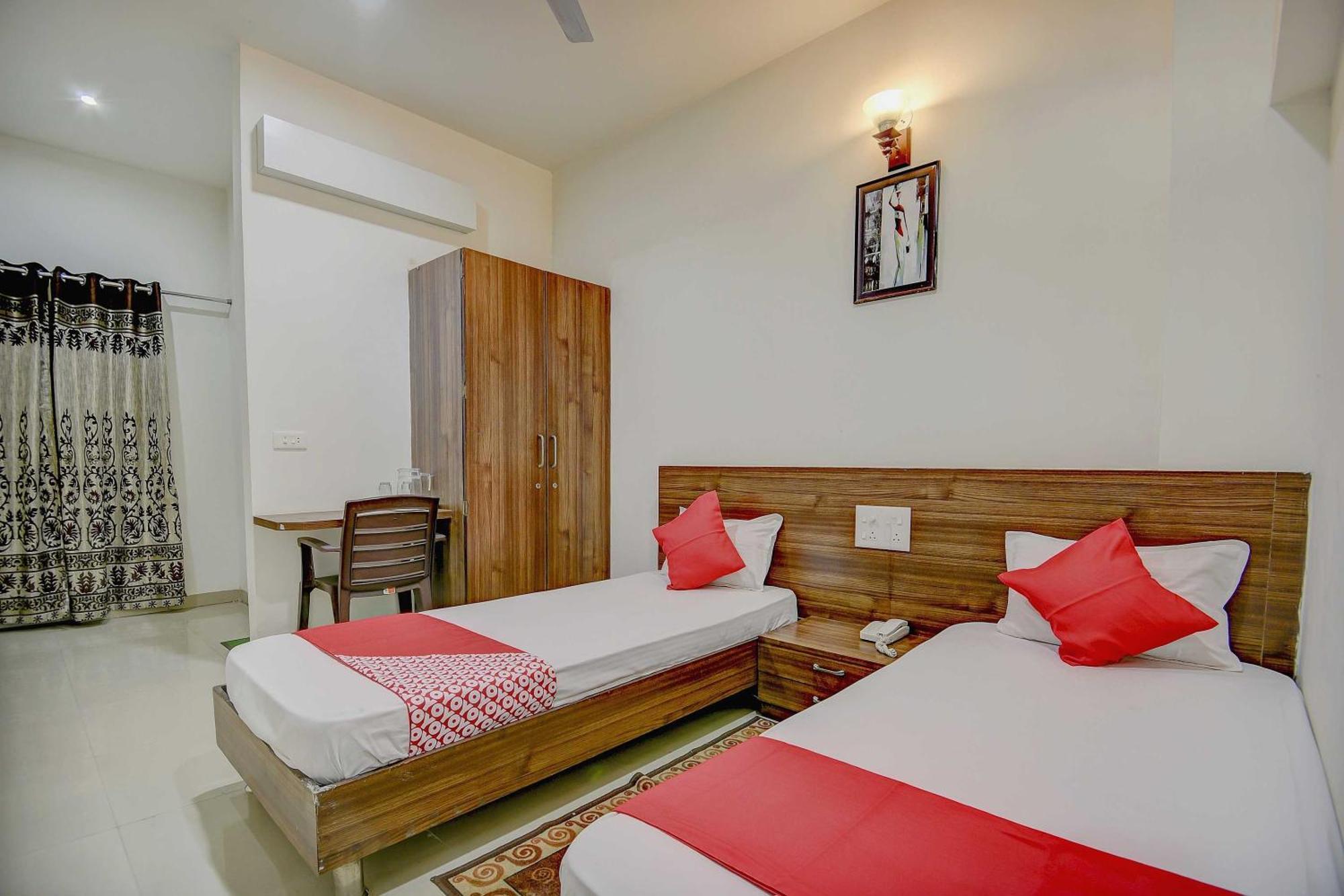 Hotel O Plus Corporate One Khapa  Exterior foto